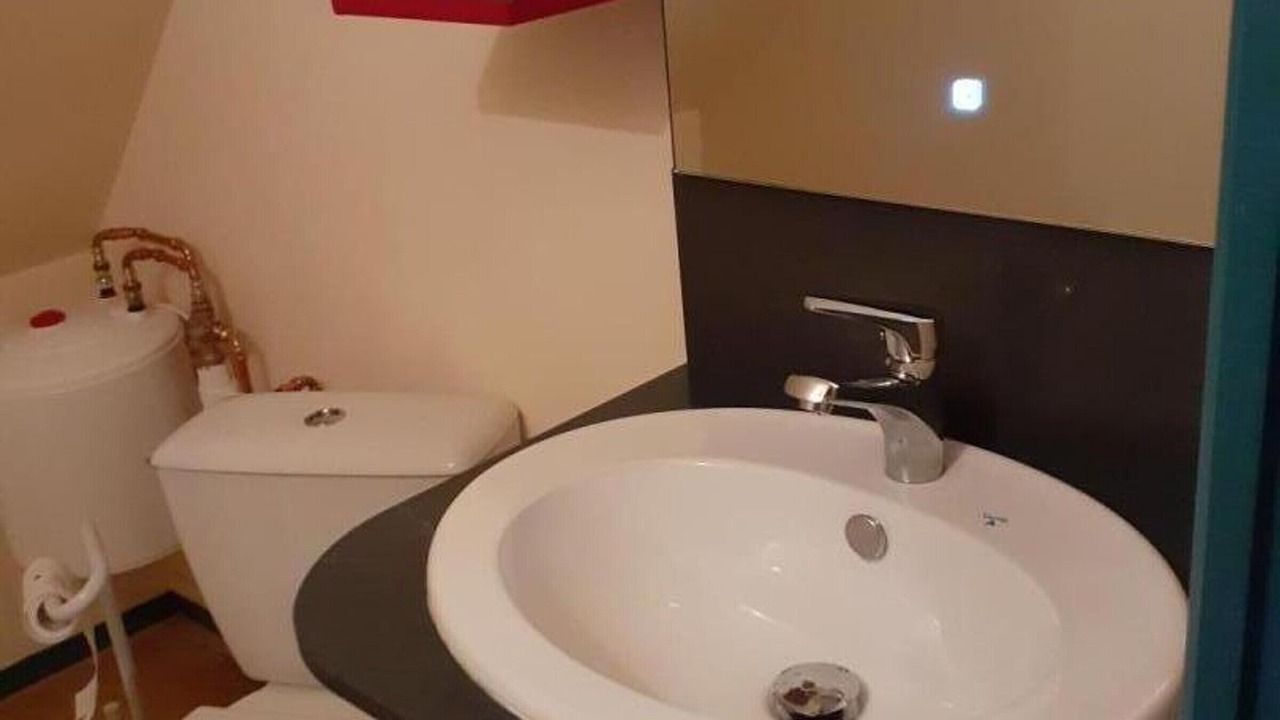 Photo of Bathroom in Louchy-Montfand