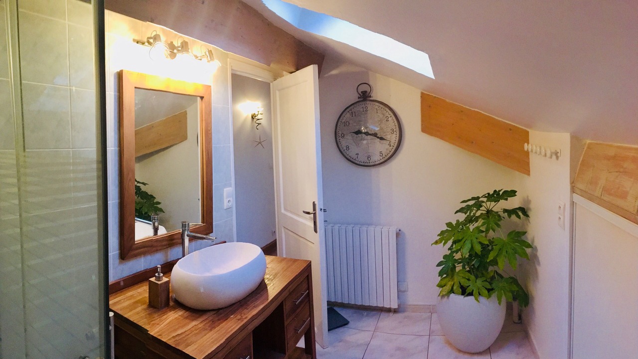 Photo of Bathroom in Sauveterre-la-Lemance