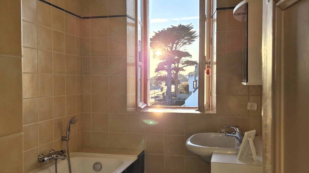 Photo of Bathroom in Carnac