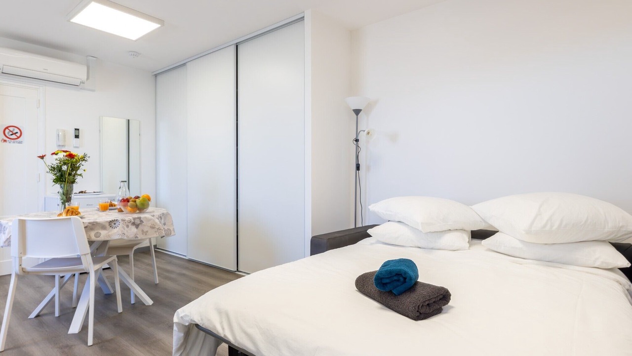 Photo of Bedroom in Narrosse