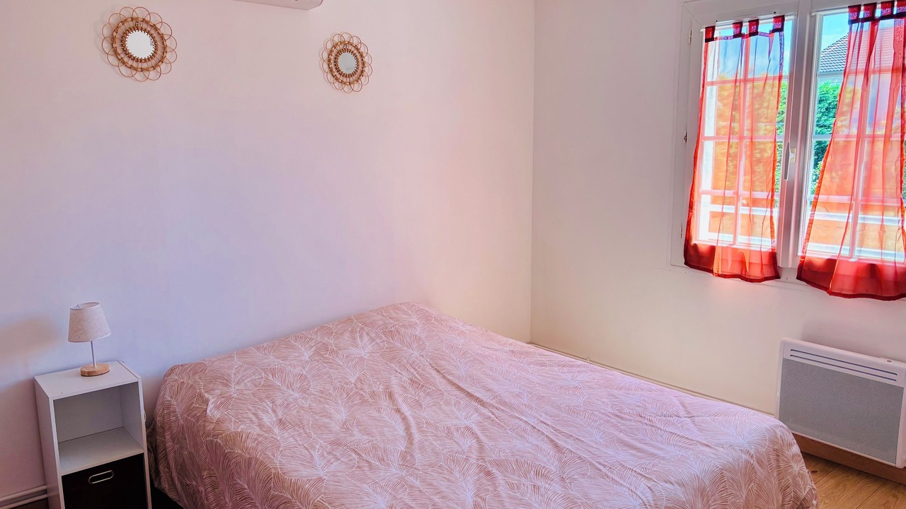 Photo of Bedroom in Sainte-Genevieve-des-Bois