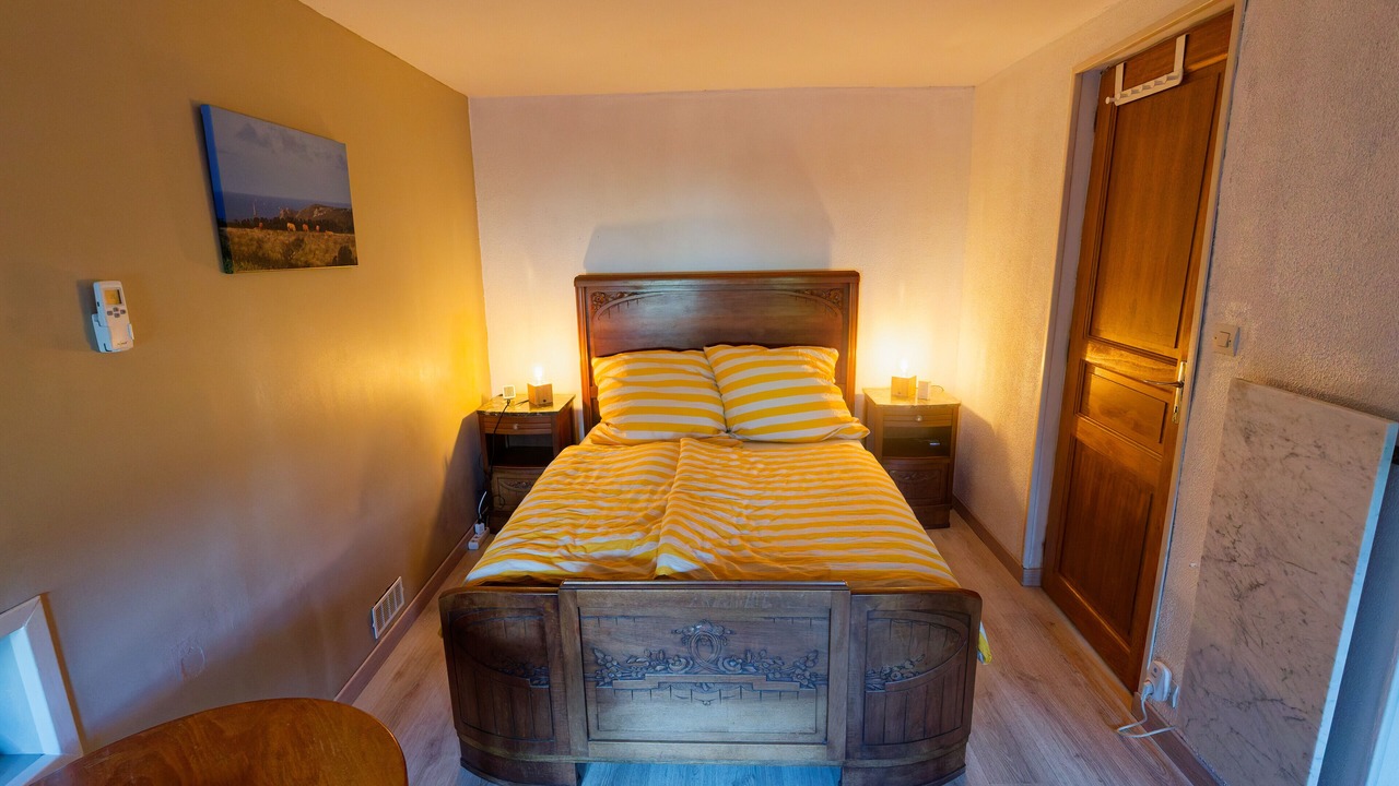 Photo of Bedroom in Surtainville
