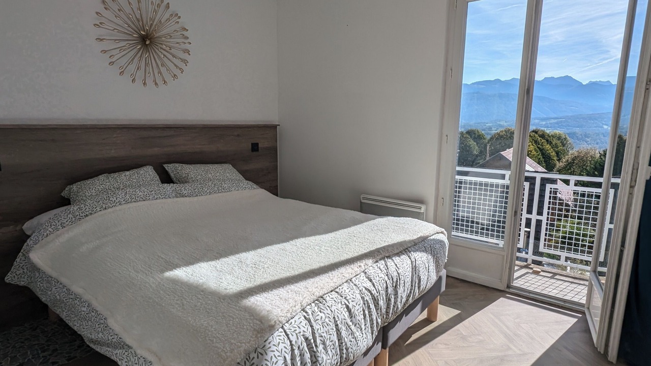 Photo of Bedroom in Saint-Pierre-d'Albigny
