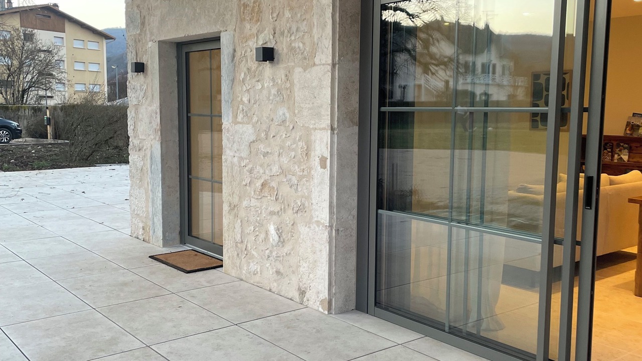 Photo of Outdoor in Yenne