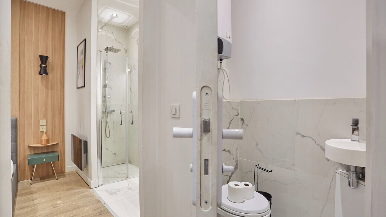 Photo of Bathroom in Porte-Saint-Martin