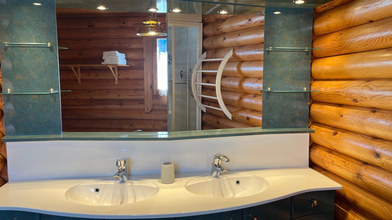Photo of Bathroom in Laval