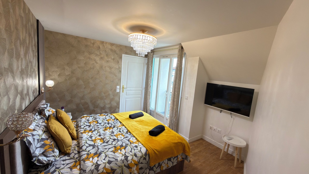 Photo of Bedroom in Le Bourget