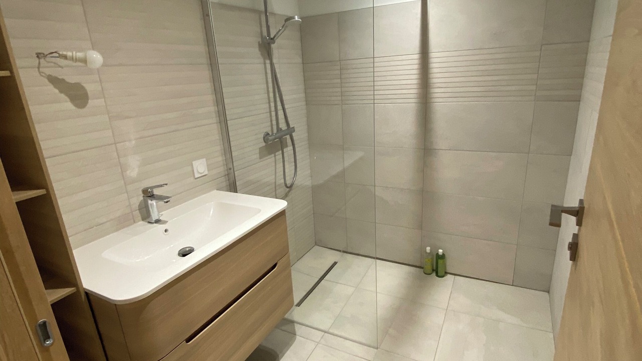 Photo of Bathroom in Aurel
