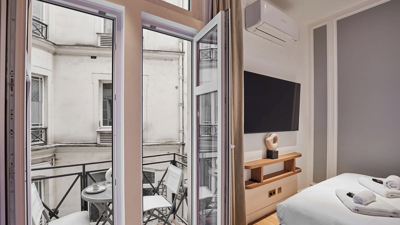 Photo of Bedroom in Champs-Elysees