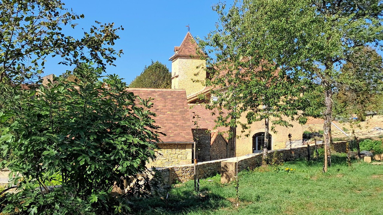 Photo of Others in Montgesty