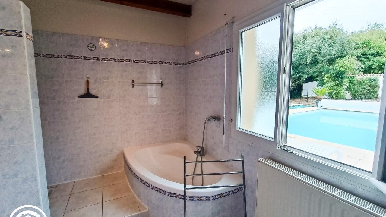 Photo of Bathroom in Gignac