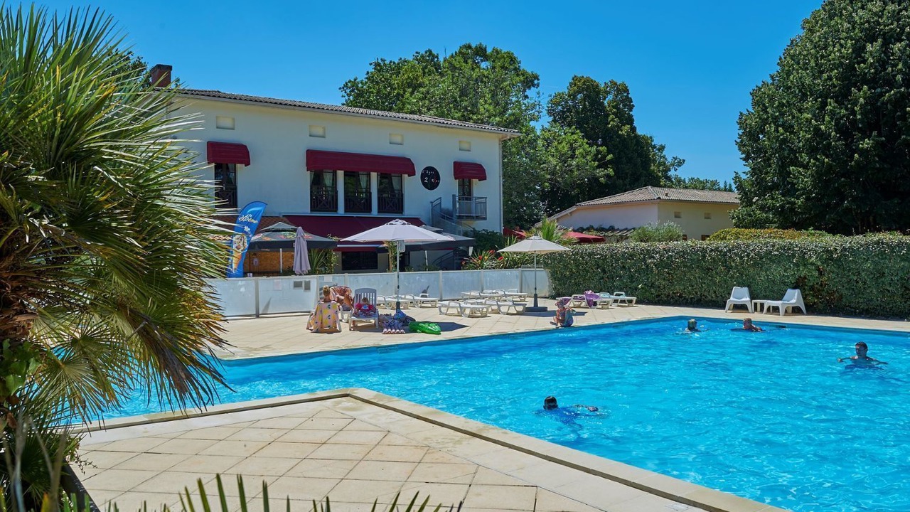 Photo of Outdoor in Salles
