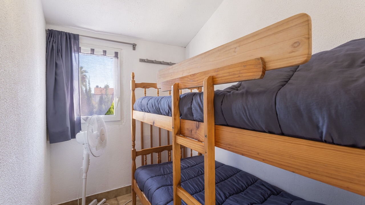 Photo of Bedroom in Roquefort-des-Corbieres