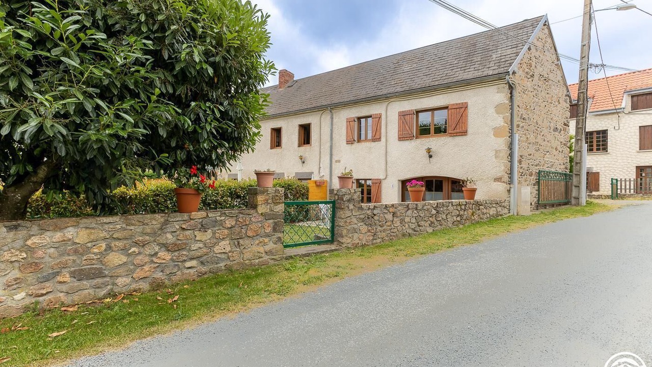 Photo of Outdoor in Blot-lʼEglise