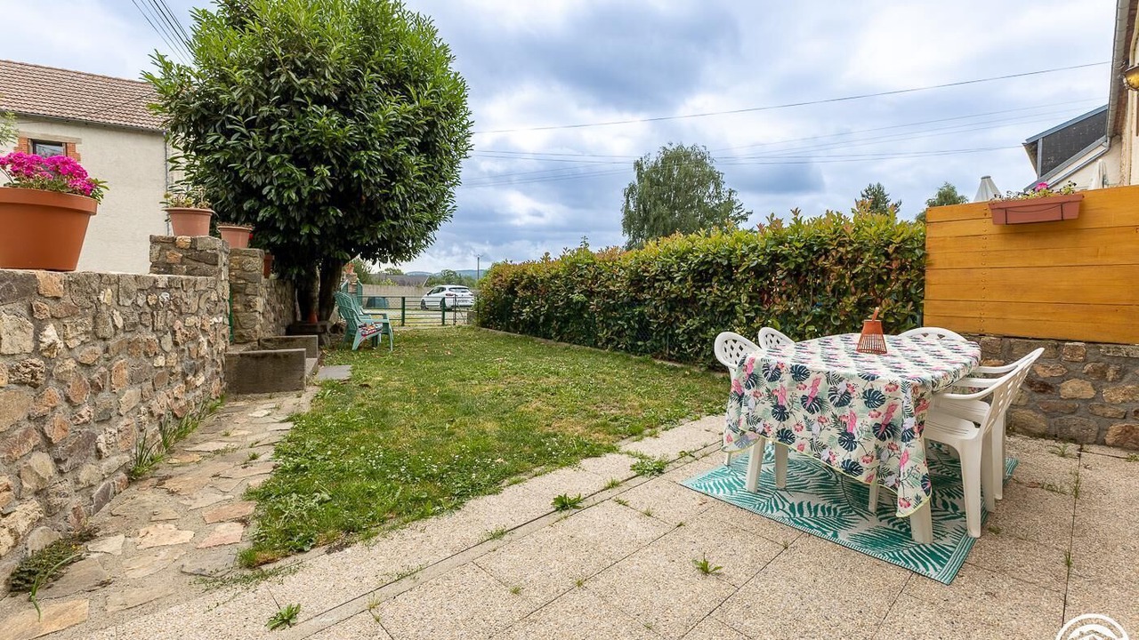 Photo of Outdoor in Blot-lʼEglise