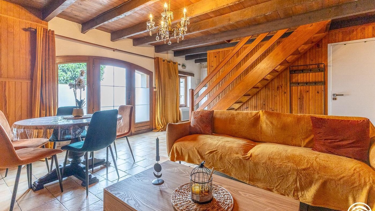 Photo of Livingroom in Blot-lʼEglise