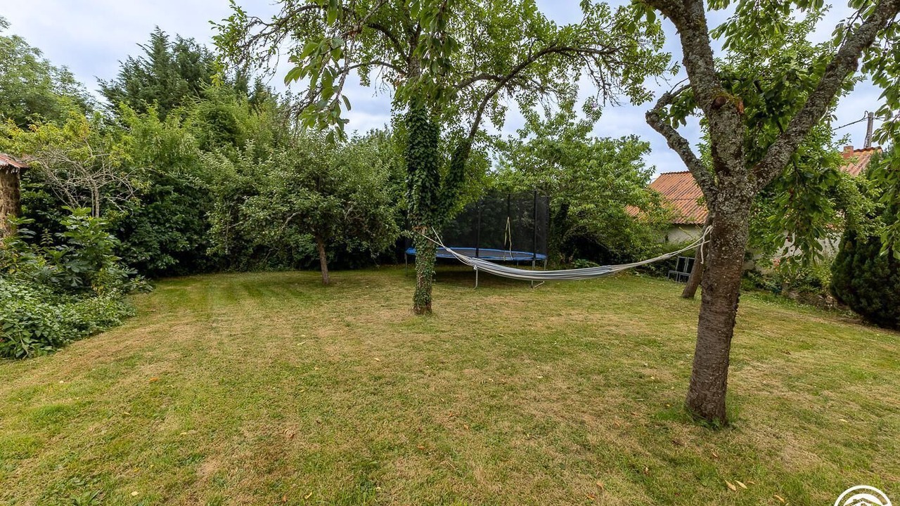 Photo of Outdoor in Blot-lʼEglise