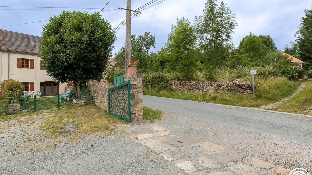 Photo of Outdoor in Blot-lʼEglise