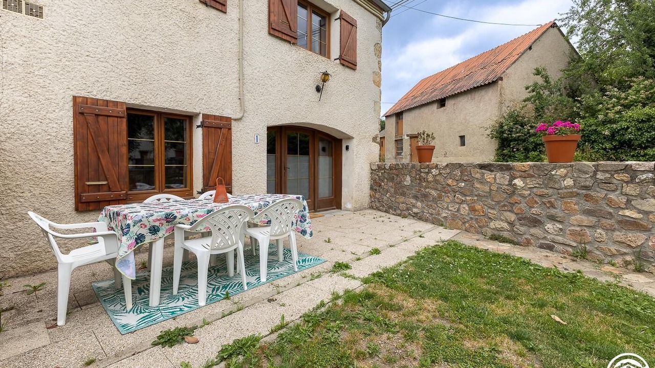 Photo of Outdoor in Blot-lʼEglise