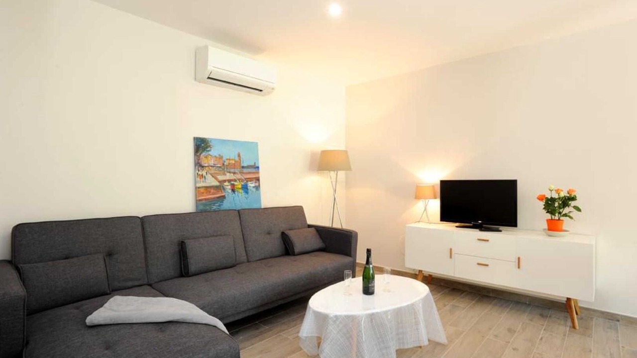Photo of Livingroom in Villelongue-dels-Monts