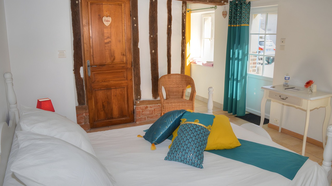 Photo of Bedroom in Dame-Marie-les-Bois