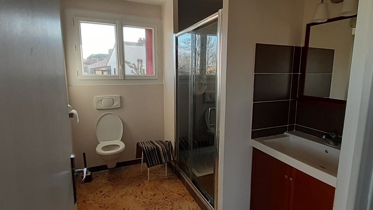 Photo of Bathroom in Lesperon
