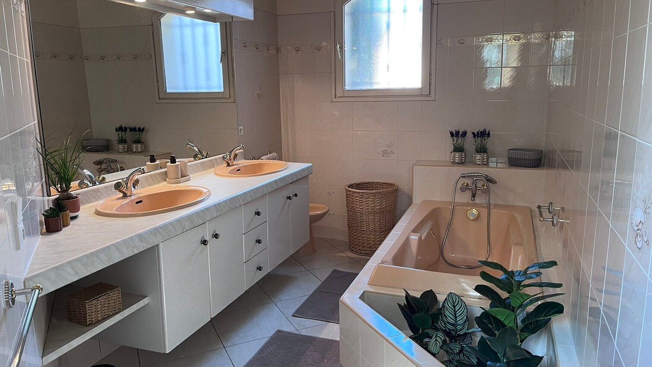 Photo of Bathroom in Laroque-des-Alberes