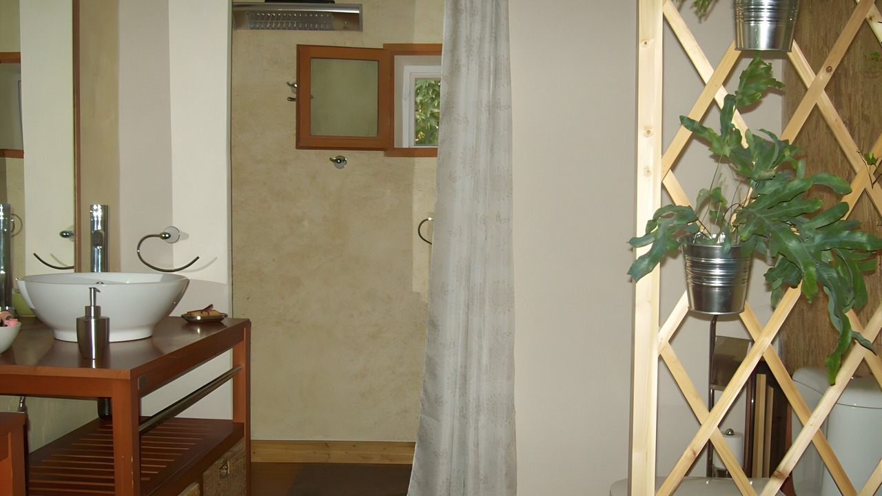 Photo of Bathroom in Landos
