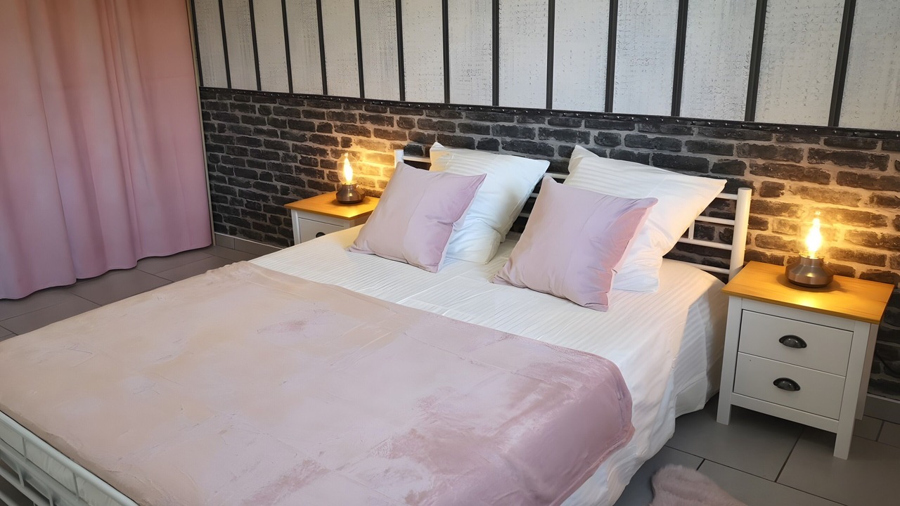 Photo of Bedroom in Coust