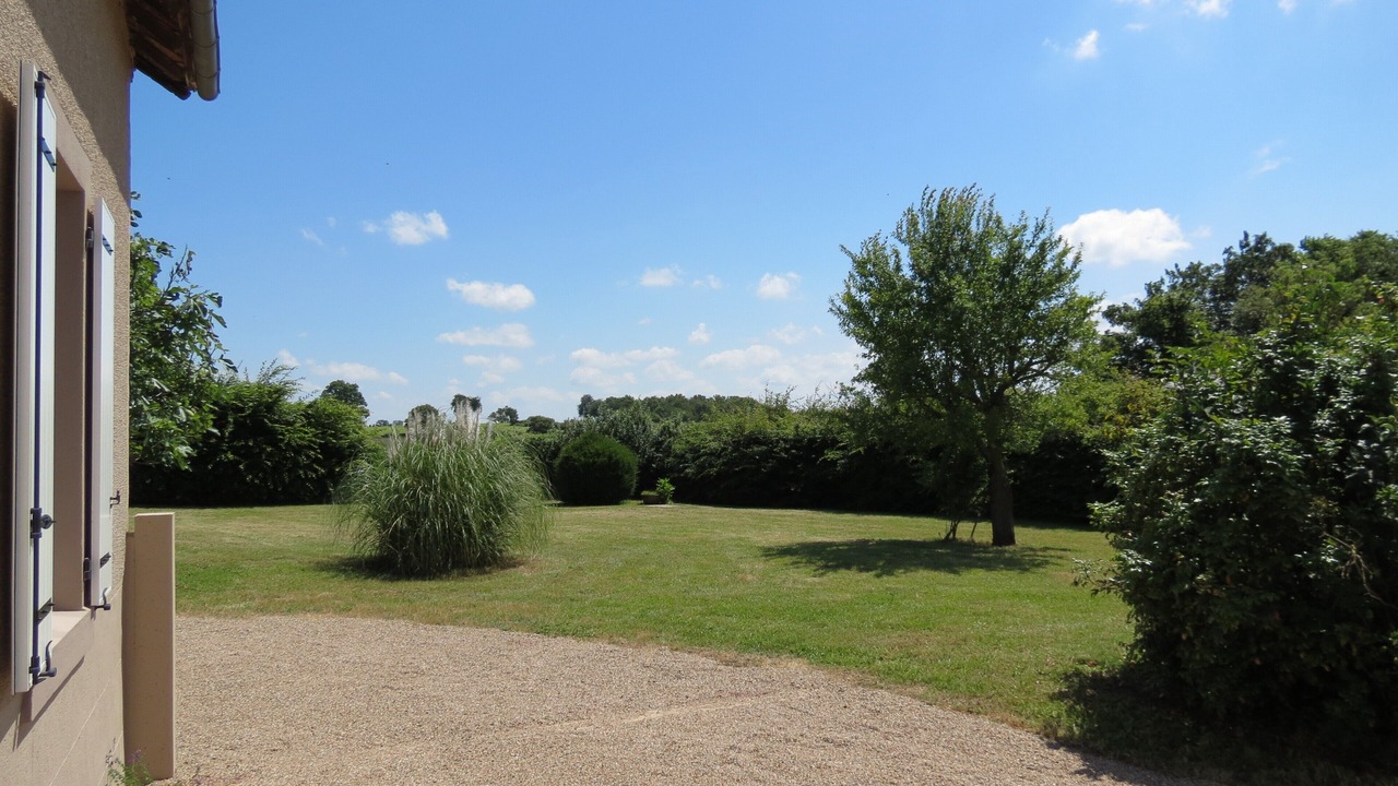 Photo of Outdoor in Coust