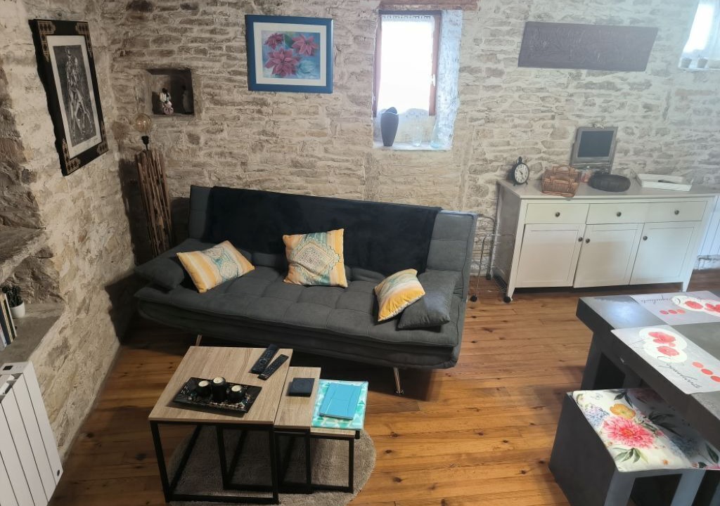 Photo of Livingroom in Thedirac