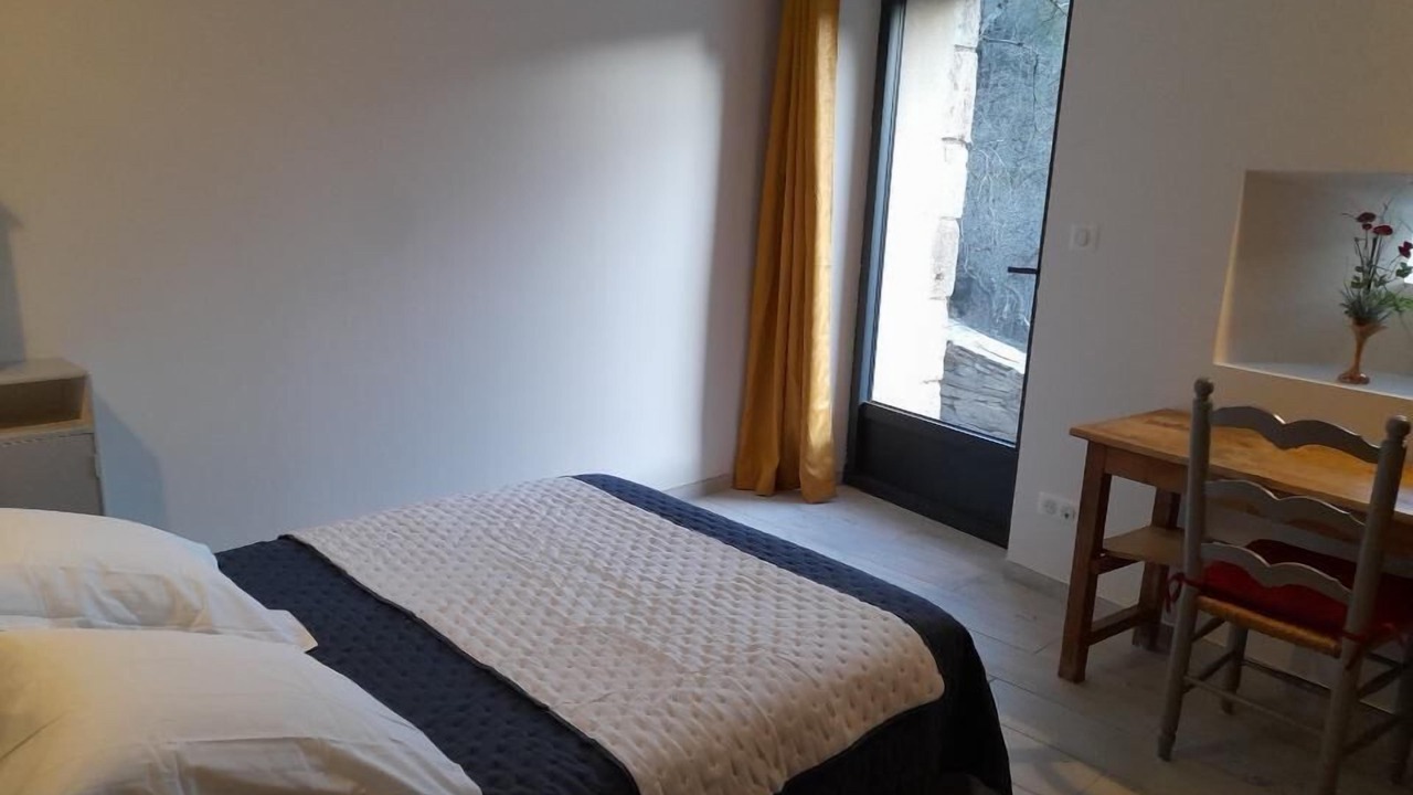 Photo of Bedroom in Fraissinet-de-Fourques