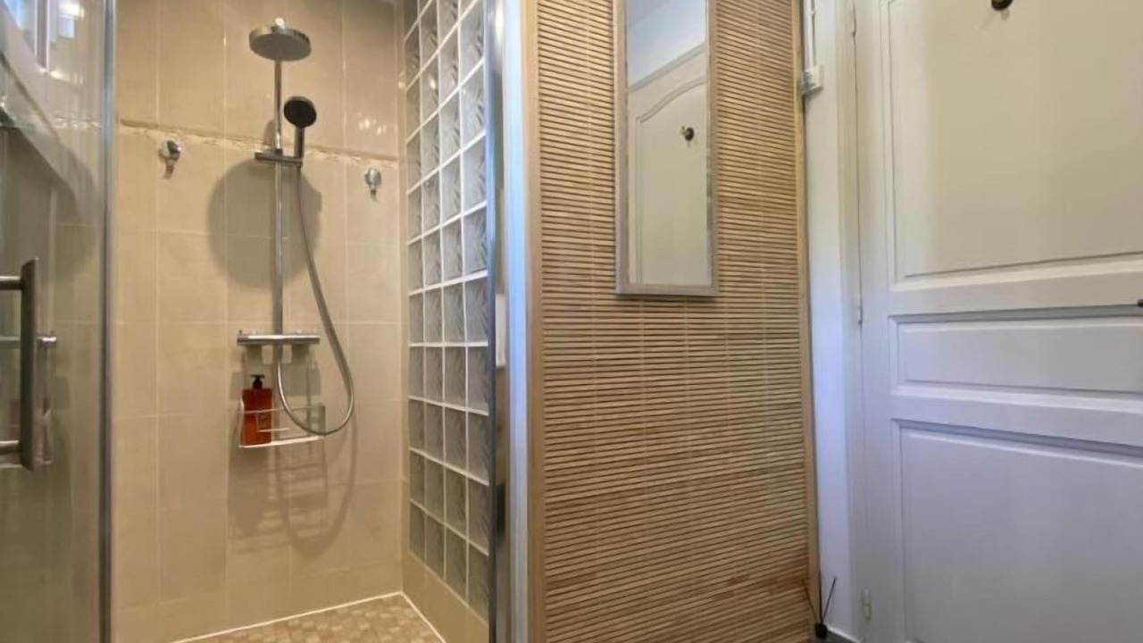 Photo of Bathroom in Oms