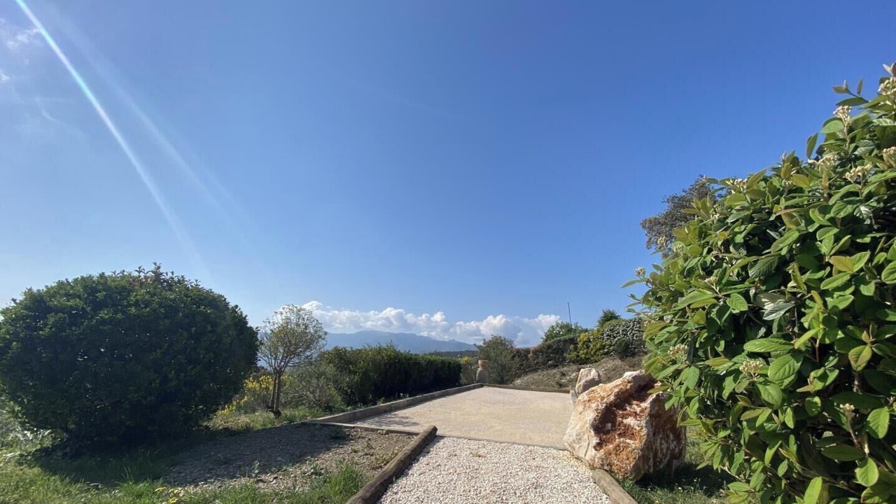 Photo of Outdoor in Oms