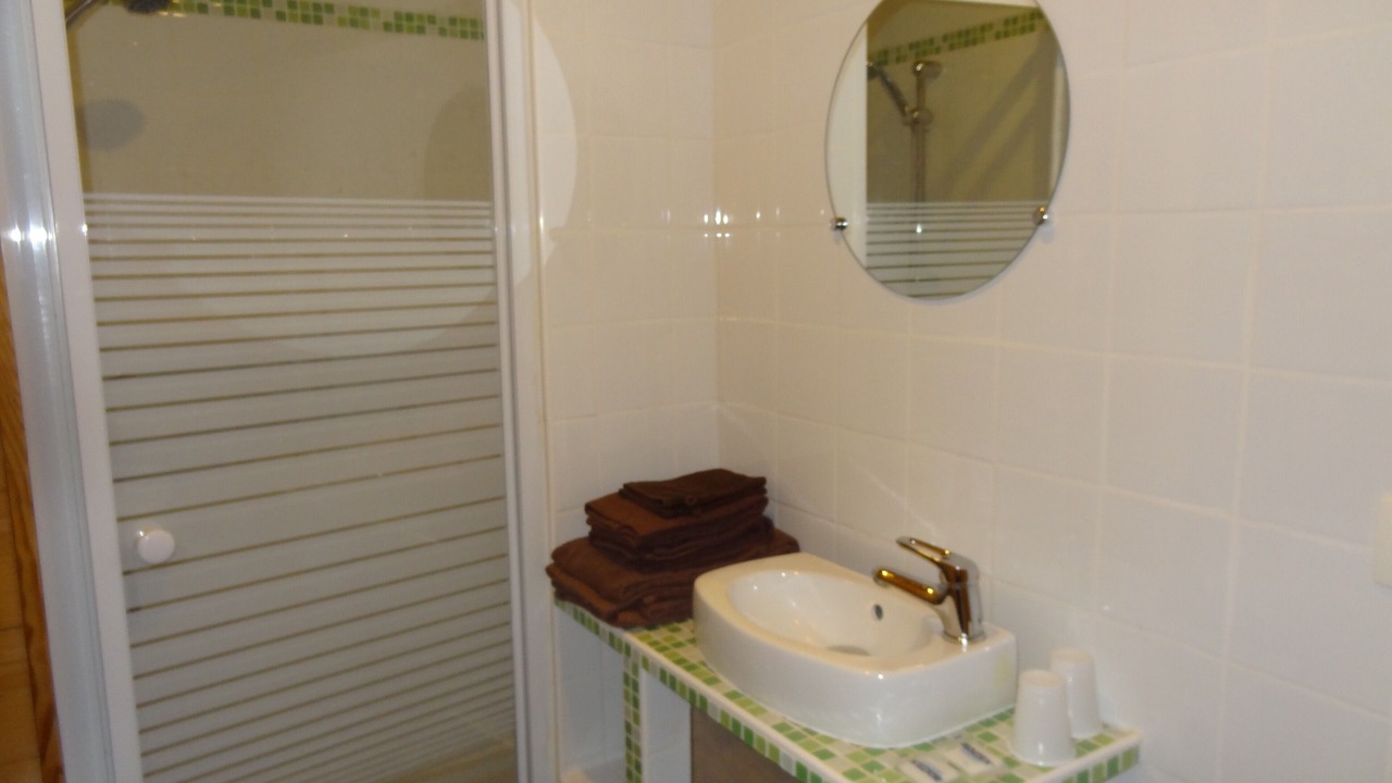 Photo of Bathroom in Allouis