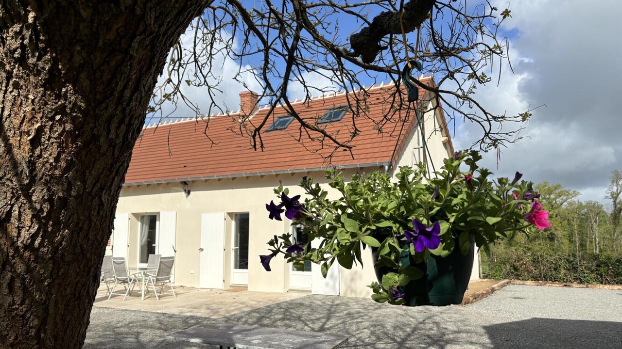 Photo of Patio Balcony in Louroux-Hodement