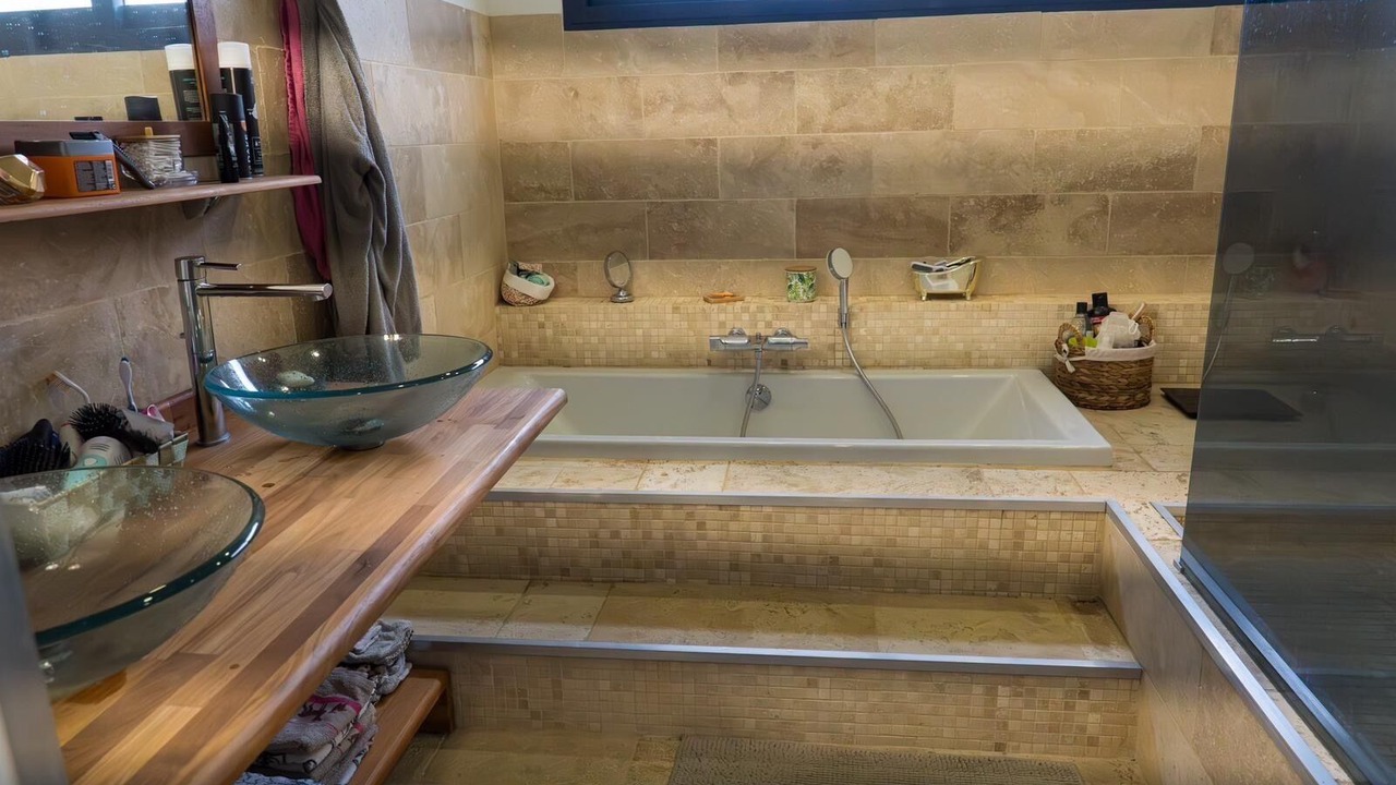 Photo of Bathroom in Salles