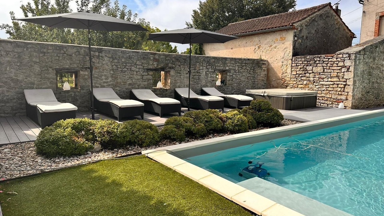 Photo of Outdoor in Douelle