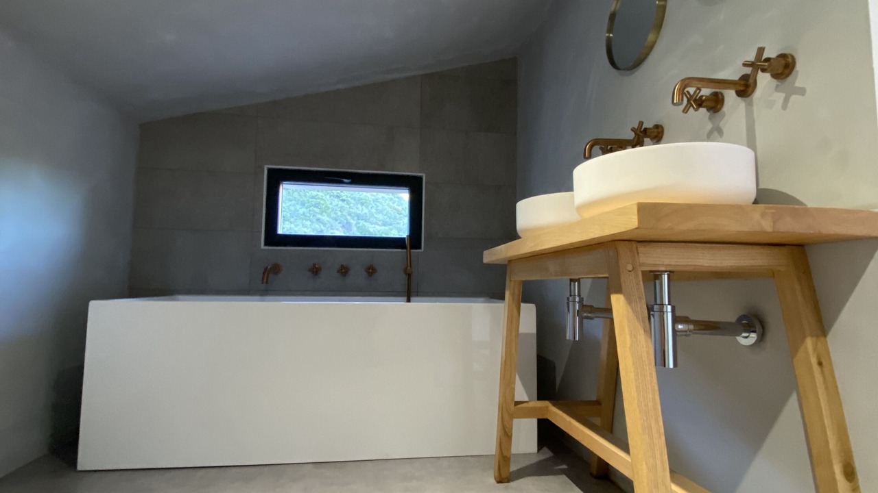 Photo of Bathroom in Tautavel