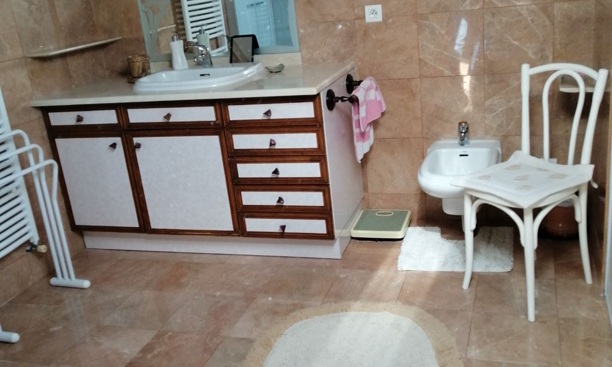 Photo of Bathroom in Charlieu