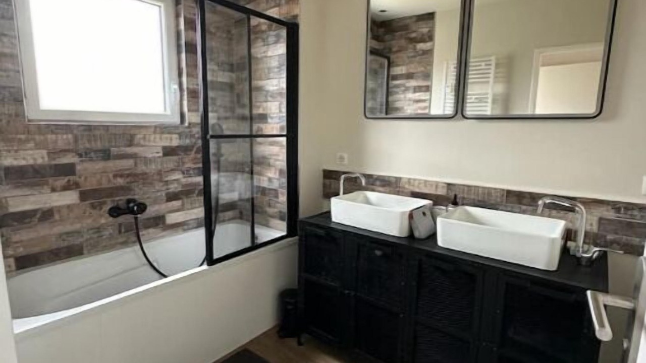 Photo of Bathroom in Conde-Sainte-Libiaire