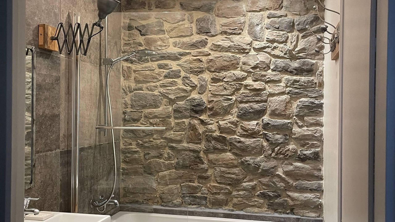 Photo of Bathroom in Montbrison