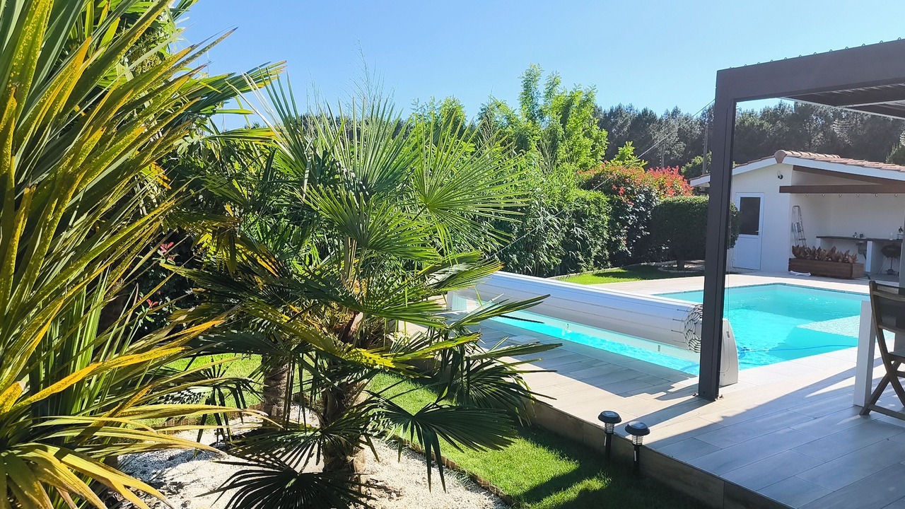 Photo of Outdoor in Salles