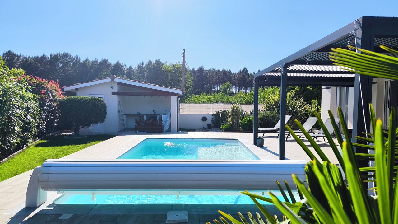 Photo of Outdoor in Salles