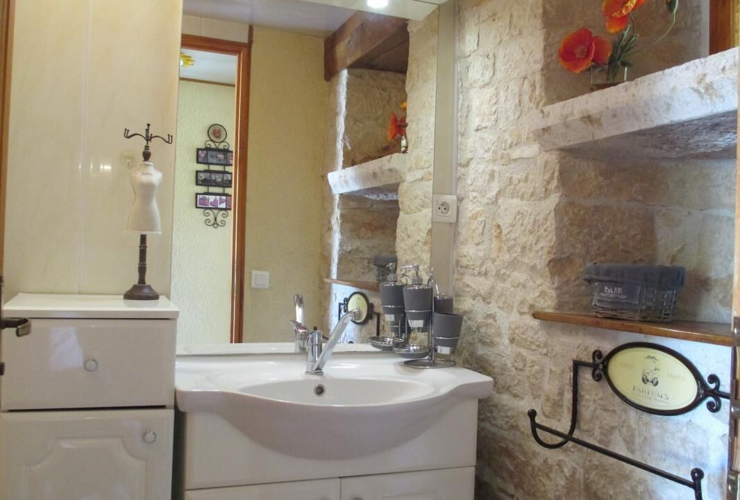 Photo of Bathroom in Cremps