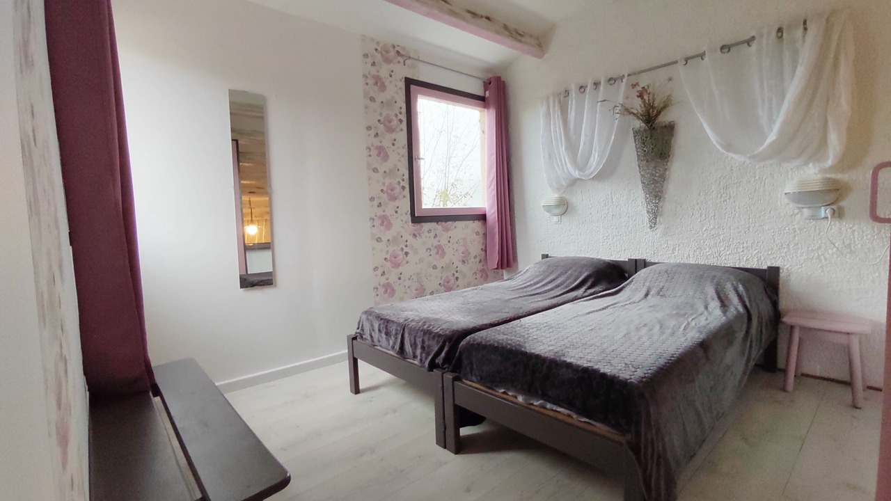 Photo of Bedroom in Caylus