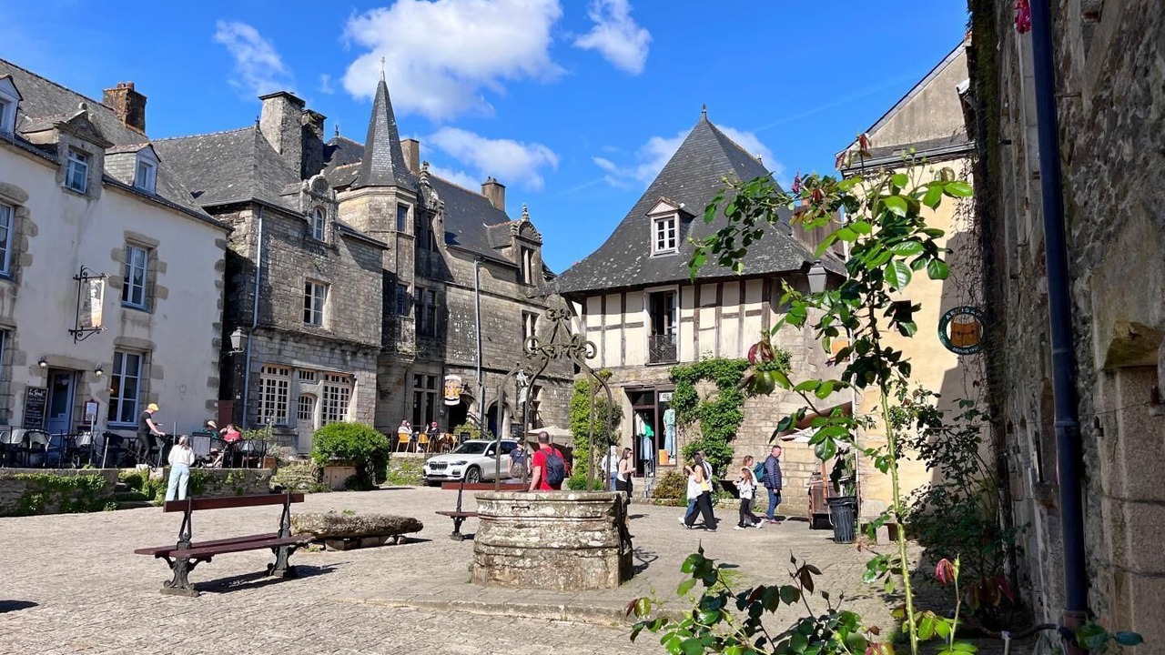 Photo of Others in Saint-Grave