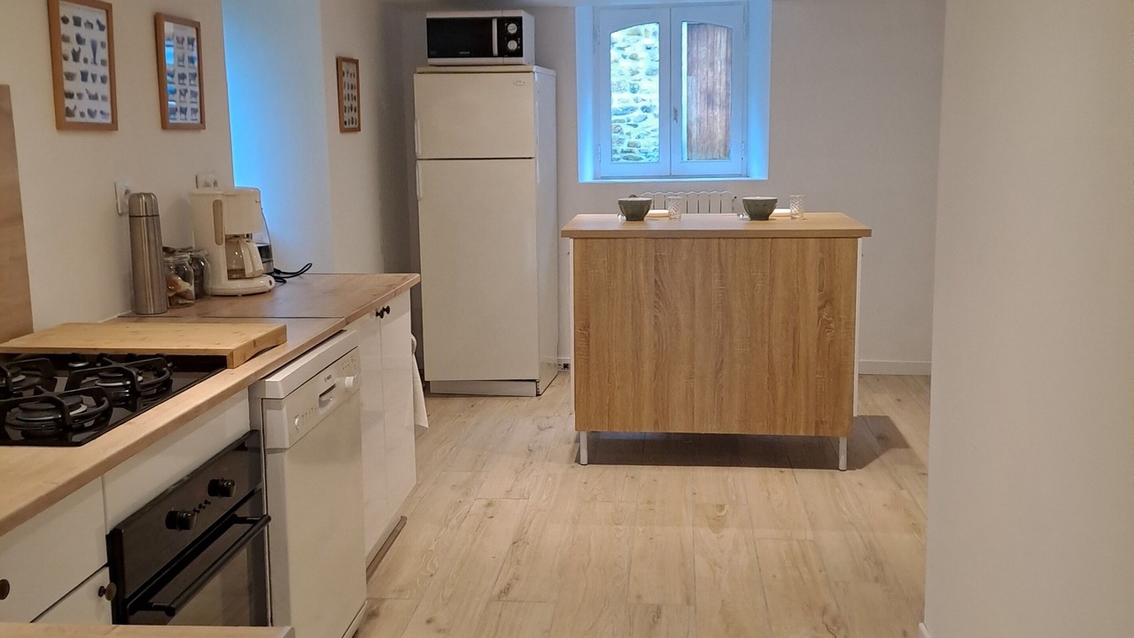 Photo of Kitchen in Saint-Jean-sur-Mayenne