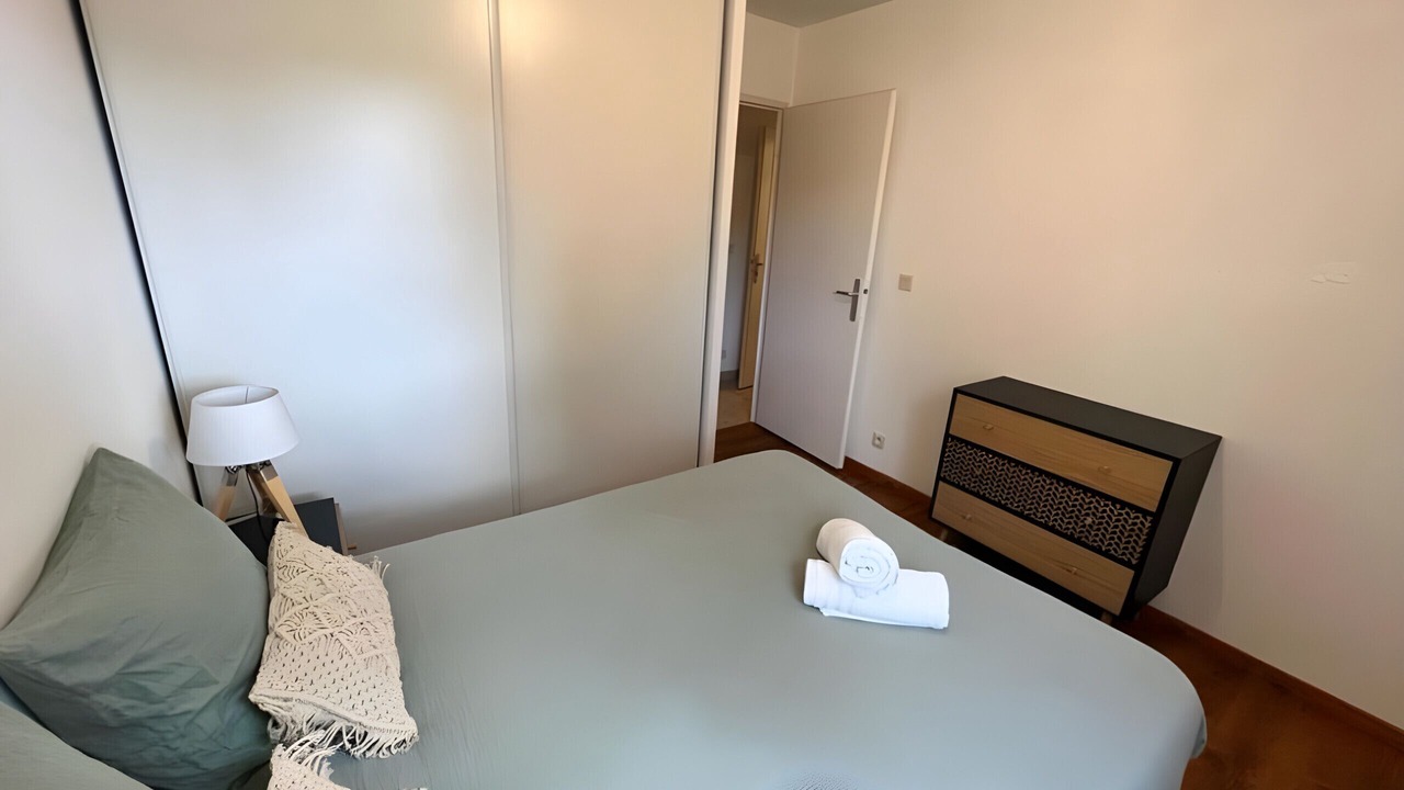 Photo of Bedroom in Pin - Vert Galant