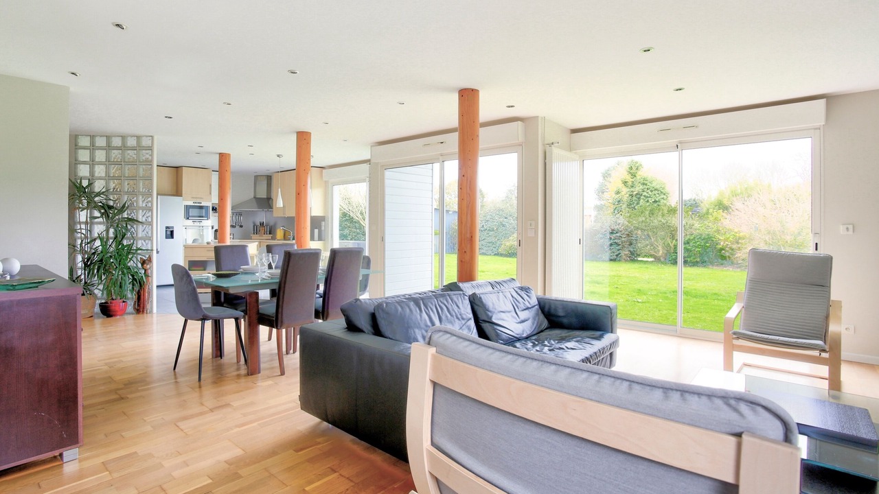 Photo of Livingroom in Plevenon